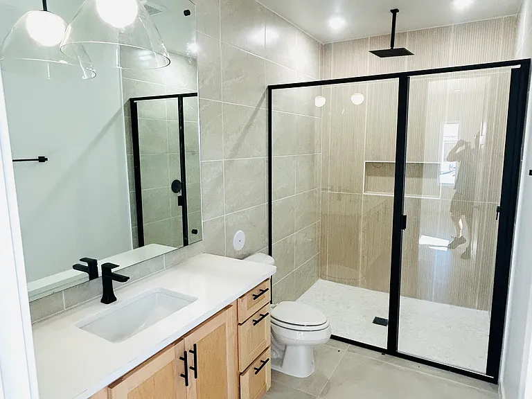 12825 Middlesbrough Ave — Photo 2