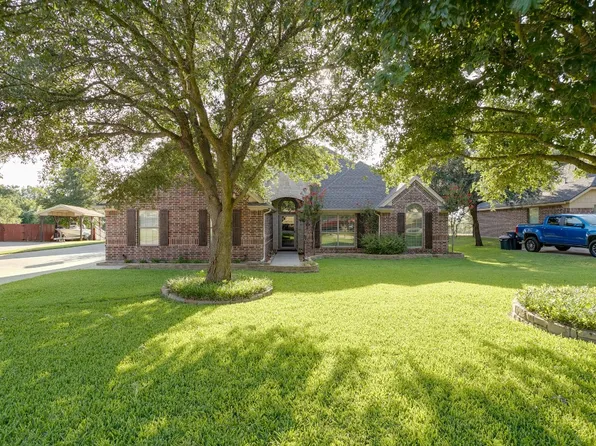 110 Kari Linda Ct, Weatherford, TX 76085