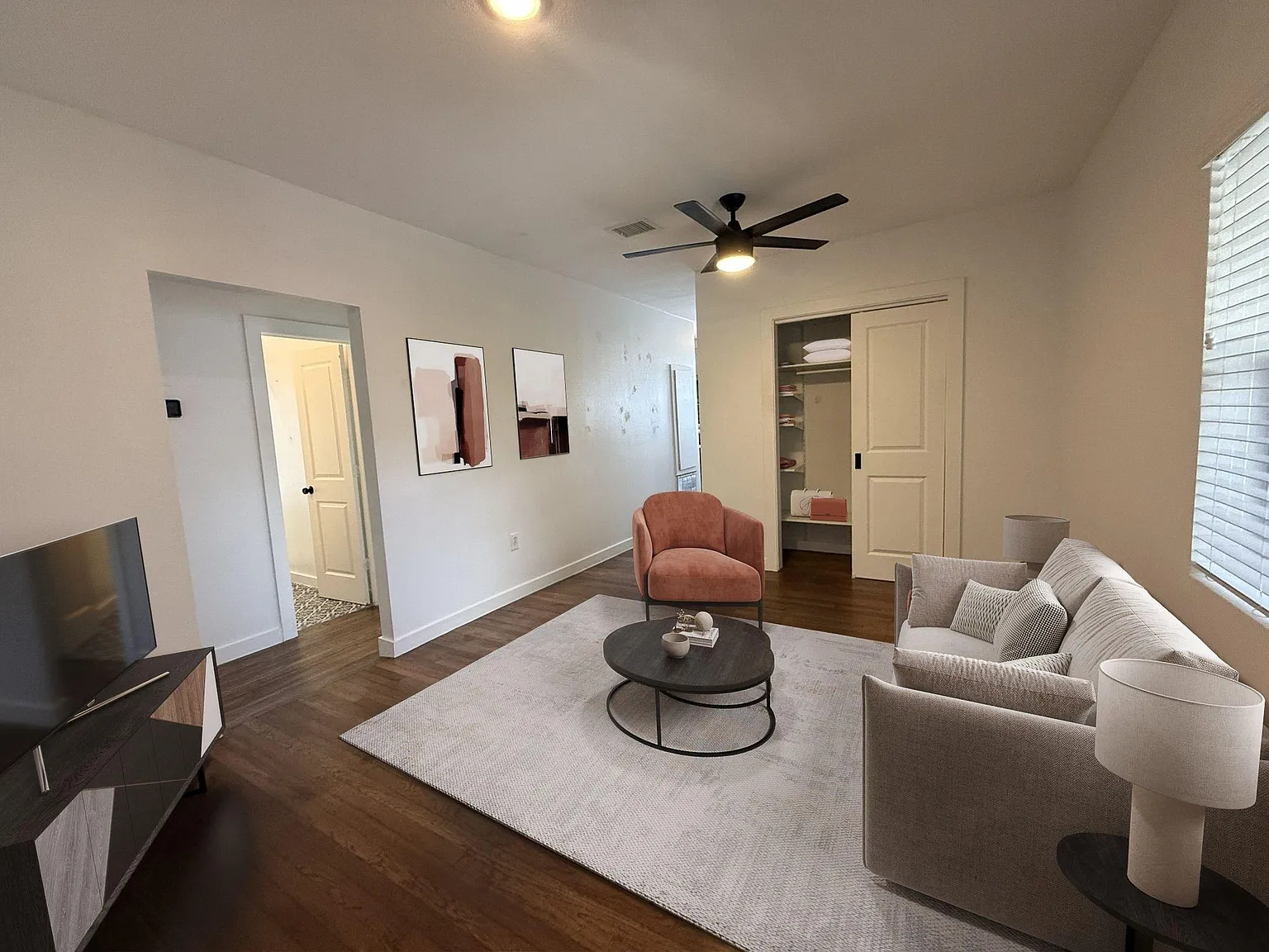 2 bed, 1.0 bath, 975 sqft, $1,800 — Photo 3