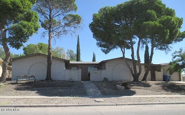 1st image of 300 El Puente Dr