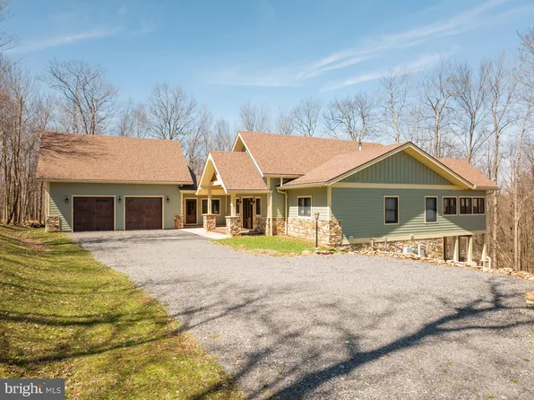 216 Tarn Dr, Oakland, MD 21550