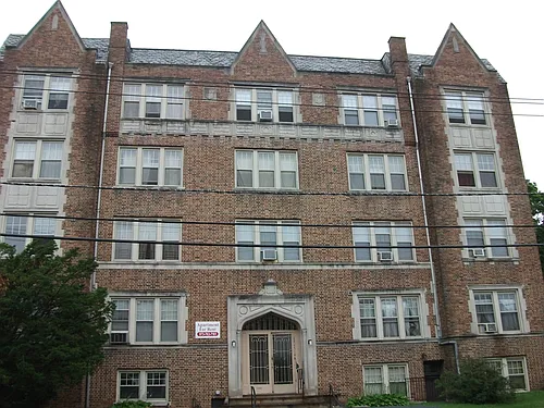 712 Stuyvesant Avenue Photo 1