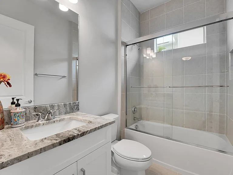 12582 Nautilus Cir — Photo 17