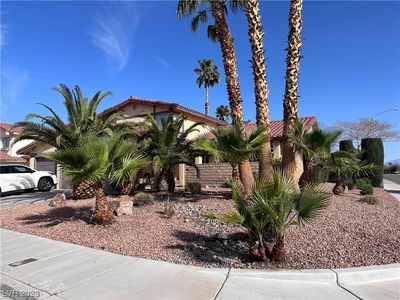 8700 Cremona Dr, Las Vegas, NV, 89117