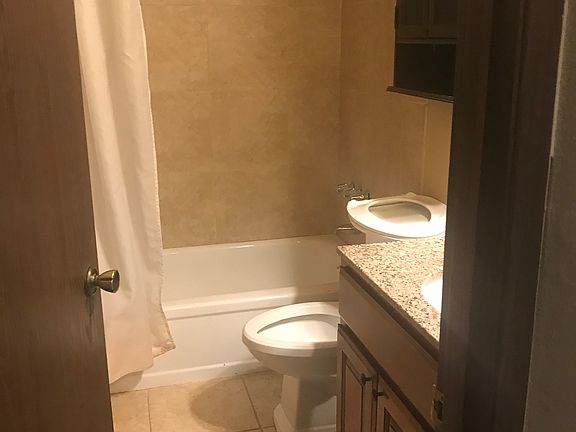 4th image of 8204 Cirque Dr W