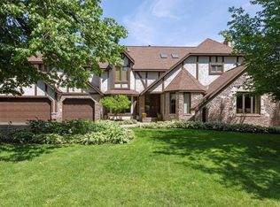 8810 Hidden Oaks Dr, Eden Prairie, MN 55344
