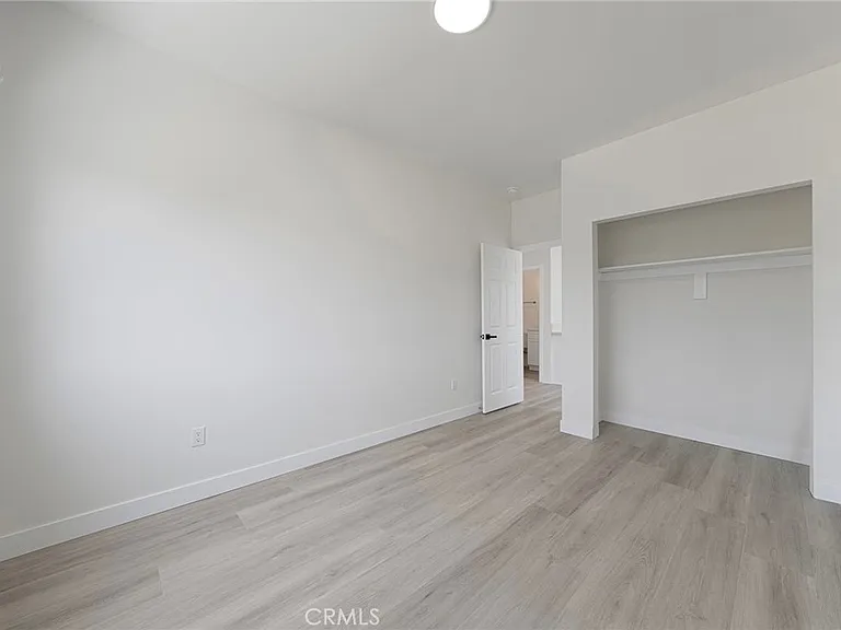 2423 S Myrtle Ave — Photo 13