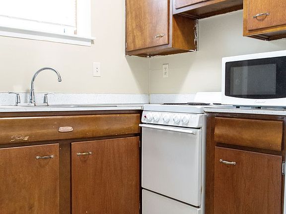 4th image of 1329 F St #14