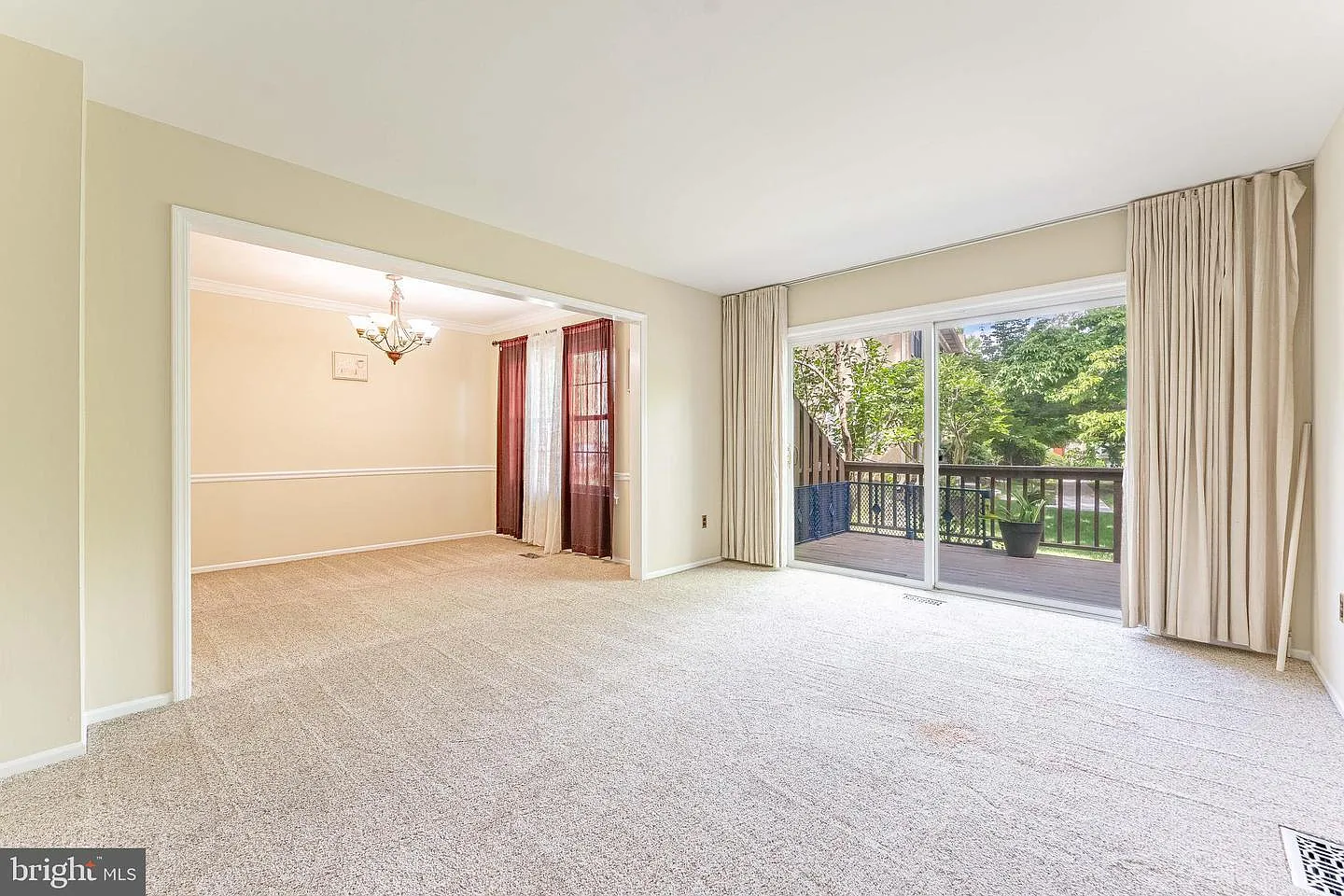 4 bed, 2200 sqft, $3,180 — Photo 4