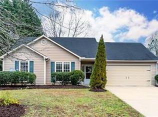 4926 Lighthouse Pointe, Acworth, GA 30101