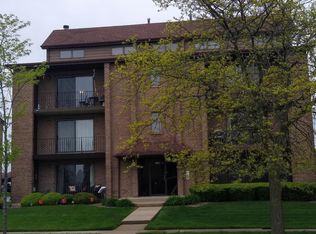 7920 Paxton Ave, Tinley Park, IL 60477