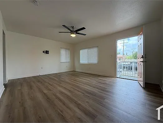 11810 Avalon Blvd — Photo 4
