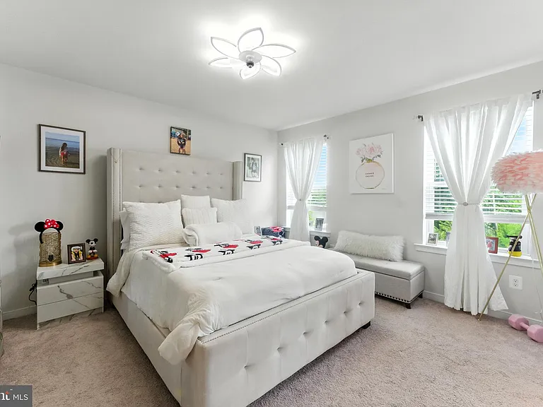 406 Honeyberry Ln — Photo 21