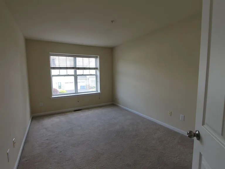 316 Ross Ct — Photo 14
