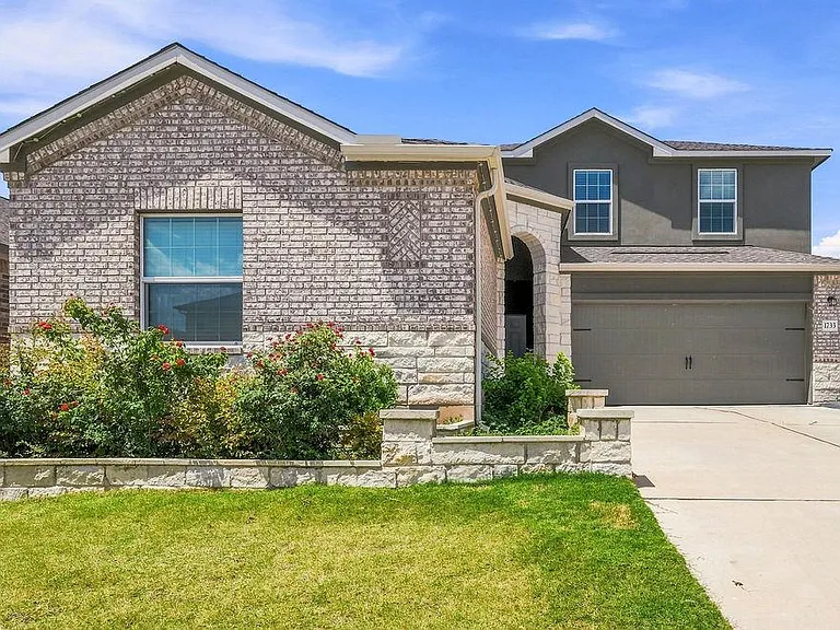 1733 Catahoula Dr — Photo 2