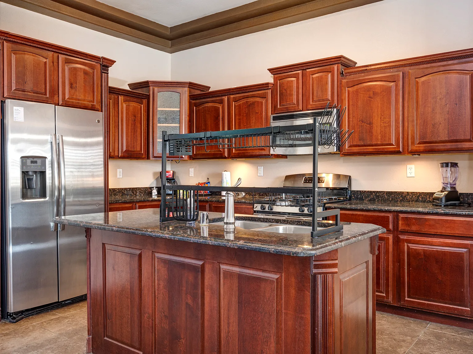 4 bed, 2.5 bath, 1982 sqft, $2,850 — Photo 4