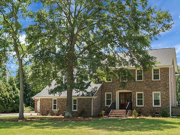 2nd image of 1154 Plantation Ln