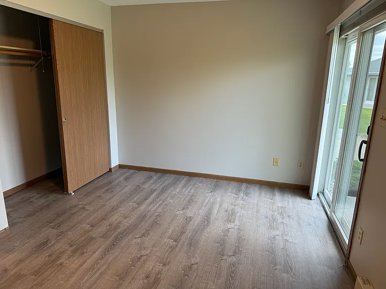 813 Covey Ln #4 — Photo 3