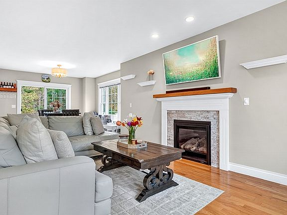 3rd image of 96 Turtle Brook Rd #183