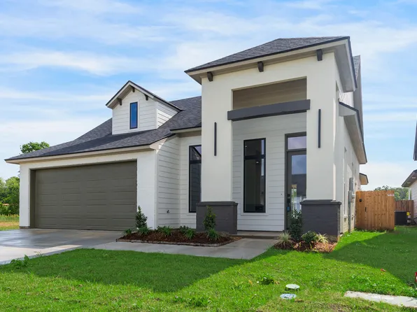 109 Meadow Walk Dr, Broussard, LA 70518