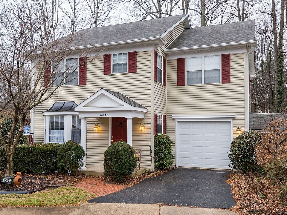 Three lvl 4 bedrooms 2.5 ba 