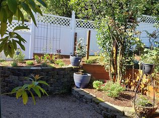 725 NE Cherry Ln, Toledo, OR 97391