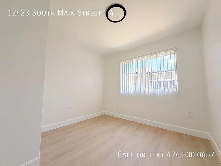 12423 S Main St #4 — Photo 14