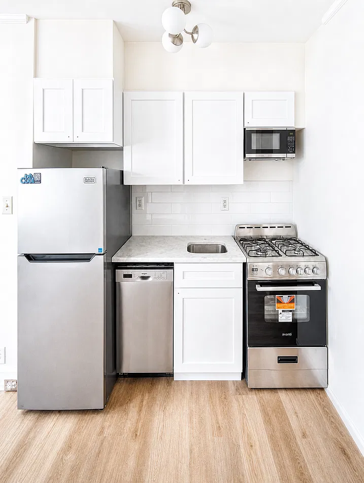 Penn Hall Apartments — Photo 4
