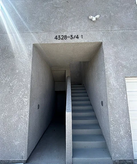 4328 1/4 (SECOD FLOOR)