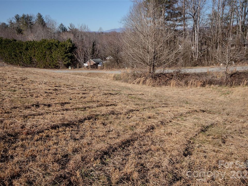 2nd image of 721 Chatsworth Cir SE #77