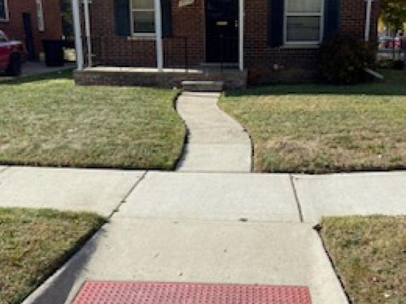 5th image of 15779 Plainview Ave