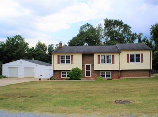 301 Rolling Ridge Dr, Forest, VA 24551