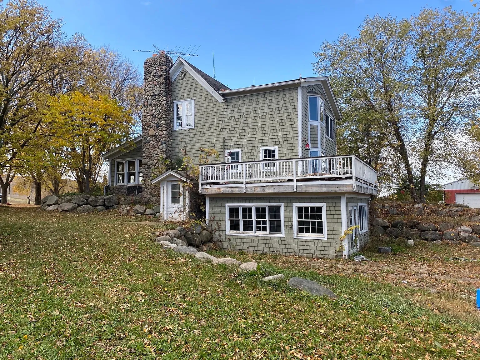 4 bed, 4000 sqft, $2,900 — Photo 2