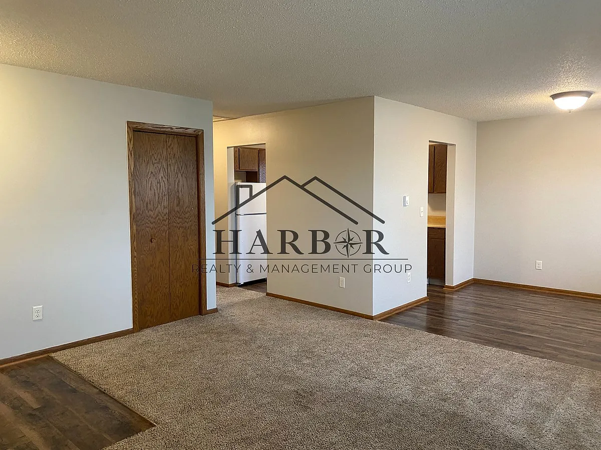 Building Photo - 2426 30th Ave NW #D