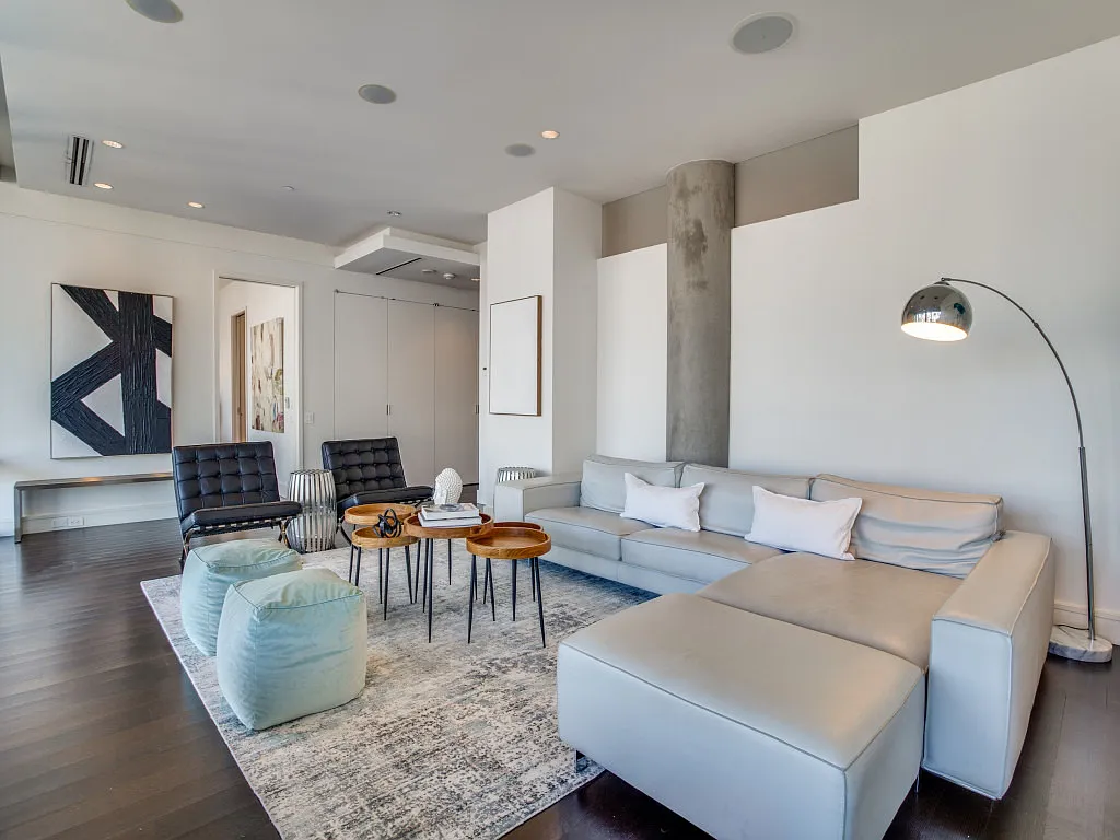 3 bed, 2.5 bath, 1925 sqft, $6,999 — Photo 4