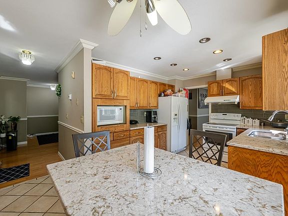 5th image of 12397 Boundary Dr S