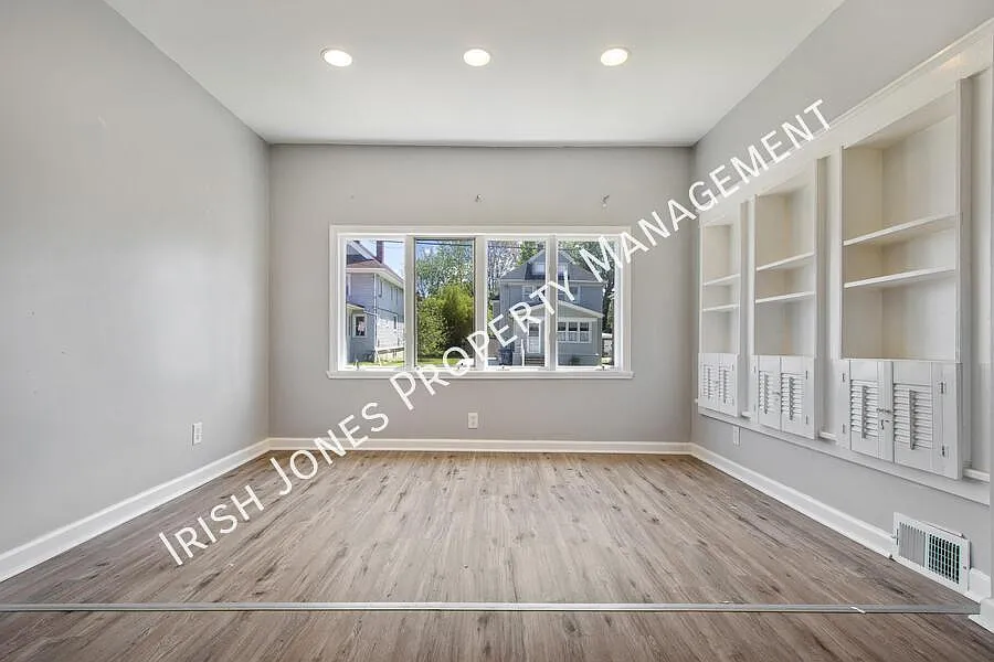 3 bed, 1200 sqft, $1,275 — Photo 2
