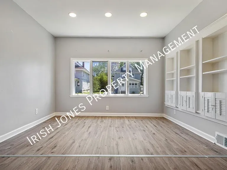 76 Hammerschmidt Ave #LOWER — Photo 2