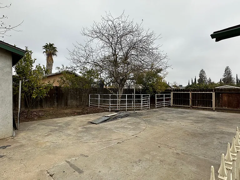 1217 E Kennedy St — Photo 7
