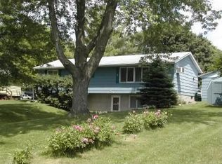 406 State St, Grinnell, IA 50112