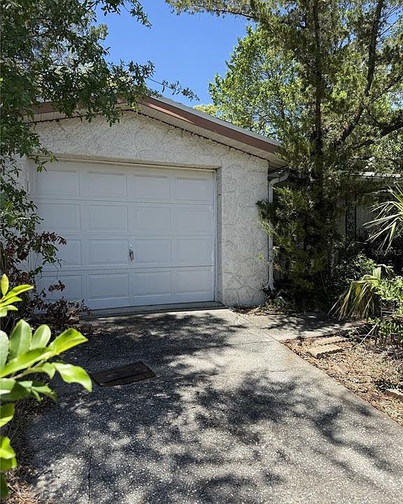 1st image of 9401 Gray Fox Ln