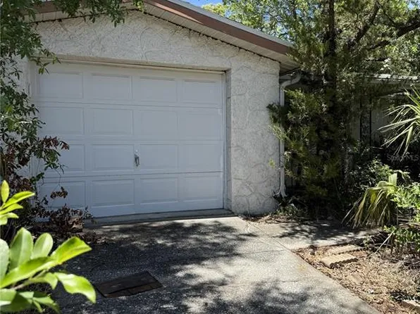9401 Gray Fox Ln, Port Richey, FL 34668