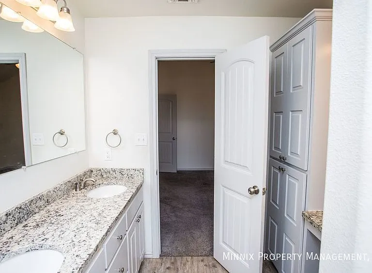 1118 Preston Trl — Photo 16