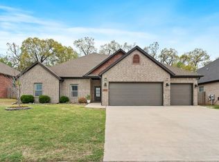 1521 Sweetbriar Way, Centerton, AR 72719