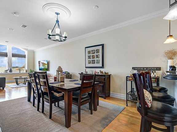 4th image of 88 Saint Francis St #1403