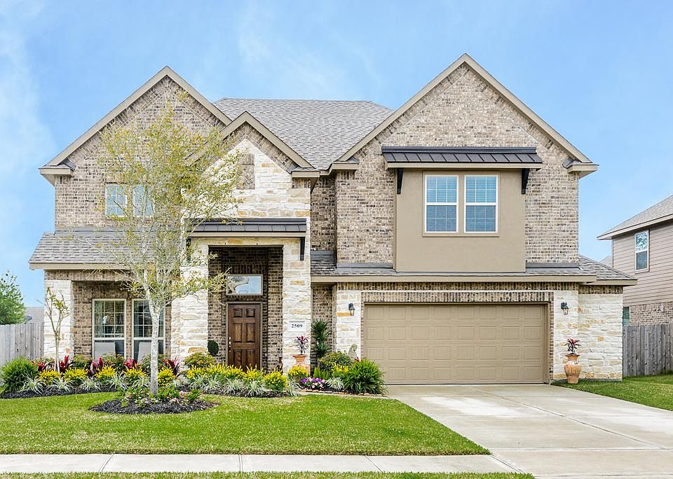 Welcome to Oak Ridge Meadows in Seabrook! This 2 Year New 4 Bedroom/3.5 Bath home boasts a large open concept, Huge Gameroom upstairs, Granite Counter Tops, Can Lighting throughout, large Pantry, Breakfast Bar, Oversized Bedrooms and much more!