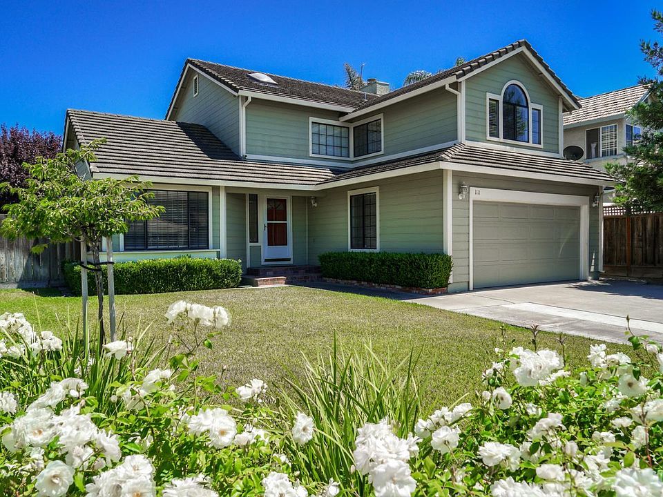 1st image of 1111 Versailles Dr