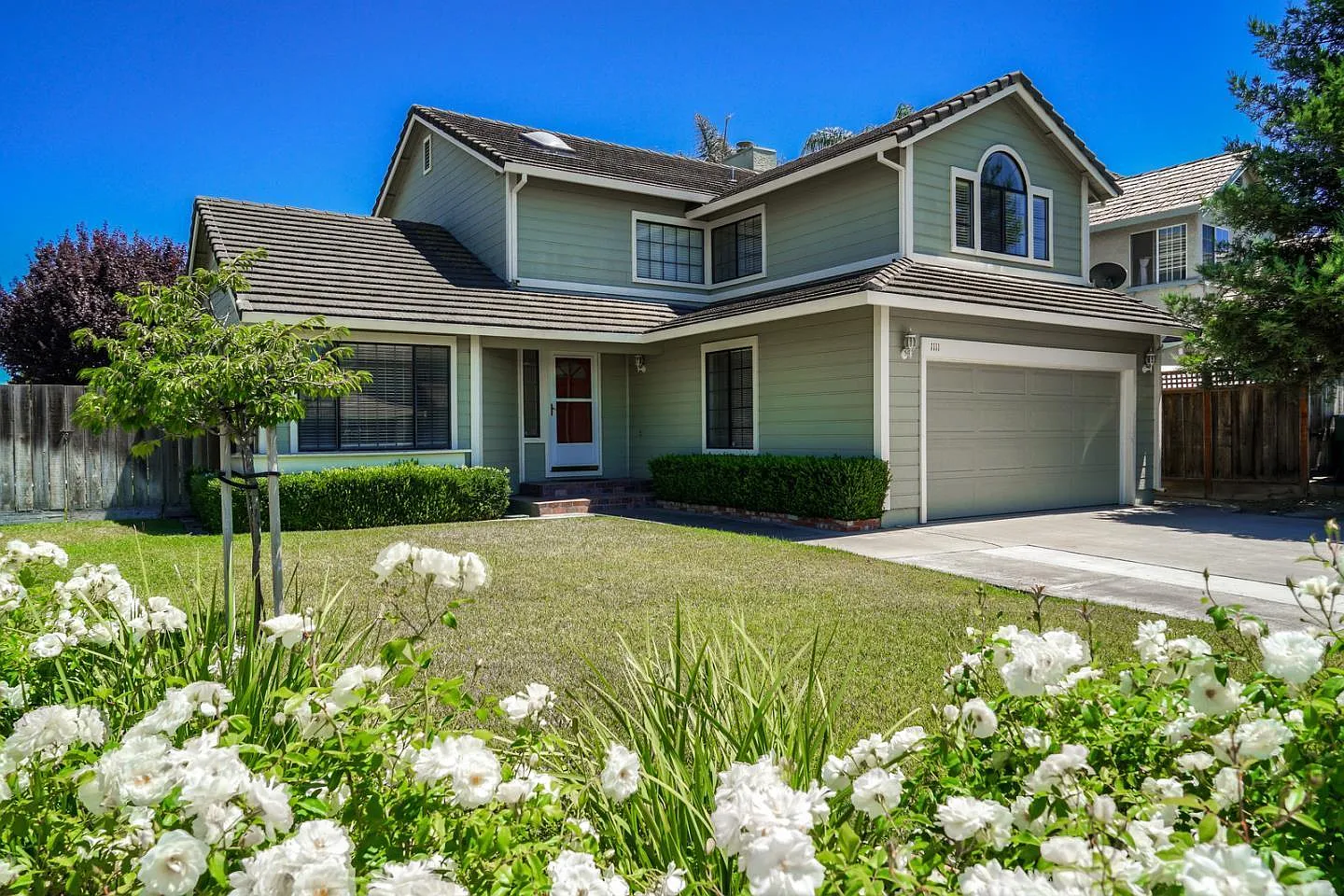 1111 Versailles Dr photo 1