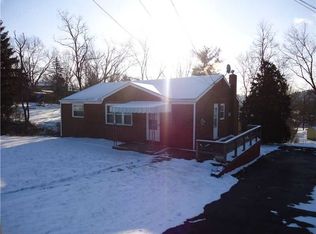 9992 South St, North Huntingdon, PA 15642