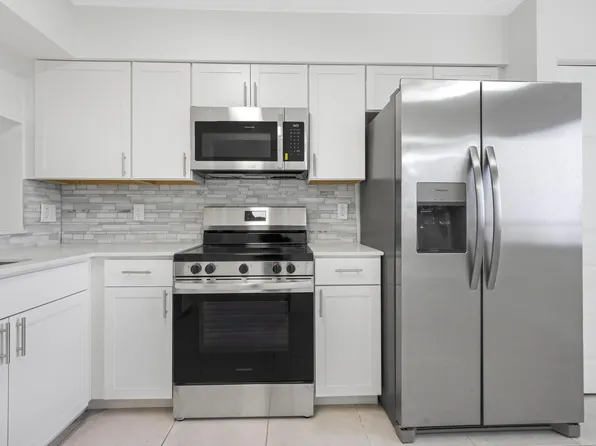 2200 S Cypress Bend Drive #805, Pompano Beach, FL 33069